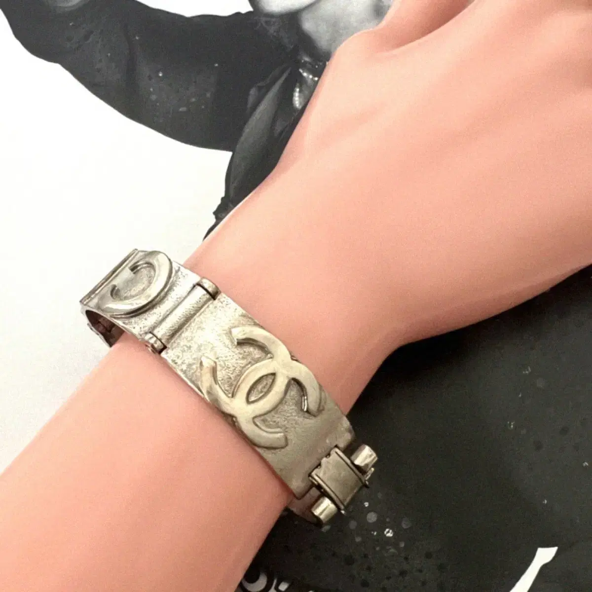 VINTAGE CHANEL シャネル ロゴ バングル ブレスレット CHANEL - シャネル ロゴ バングルの通販 by エコスタイル